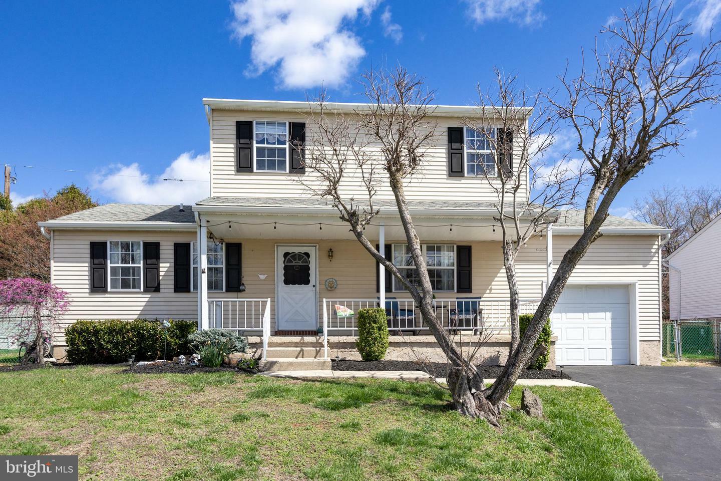 Property Photo: 153 E Phoenix Drive PA 19460