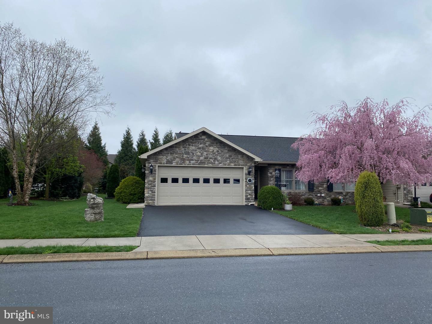 Property Photo: 226 Matthew Drive PA 17201