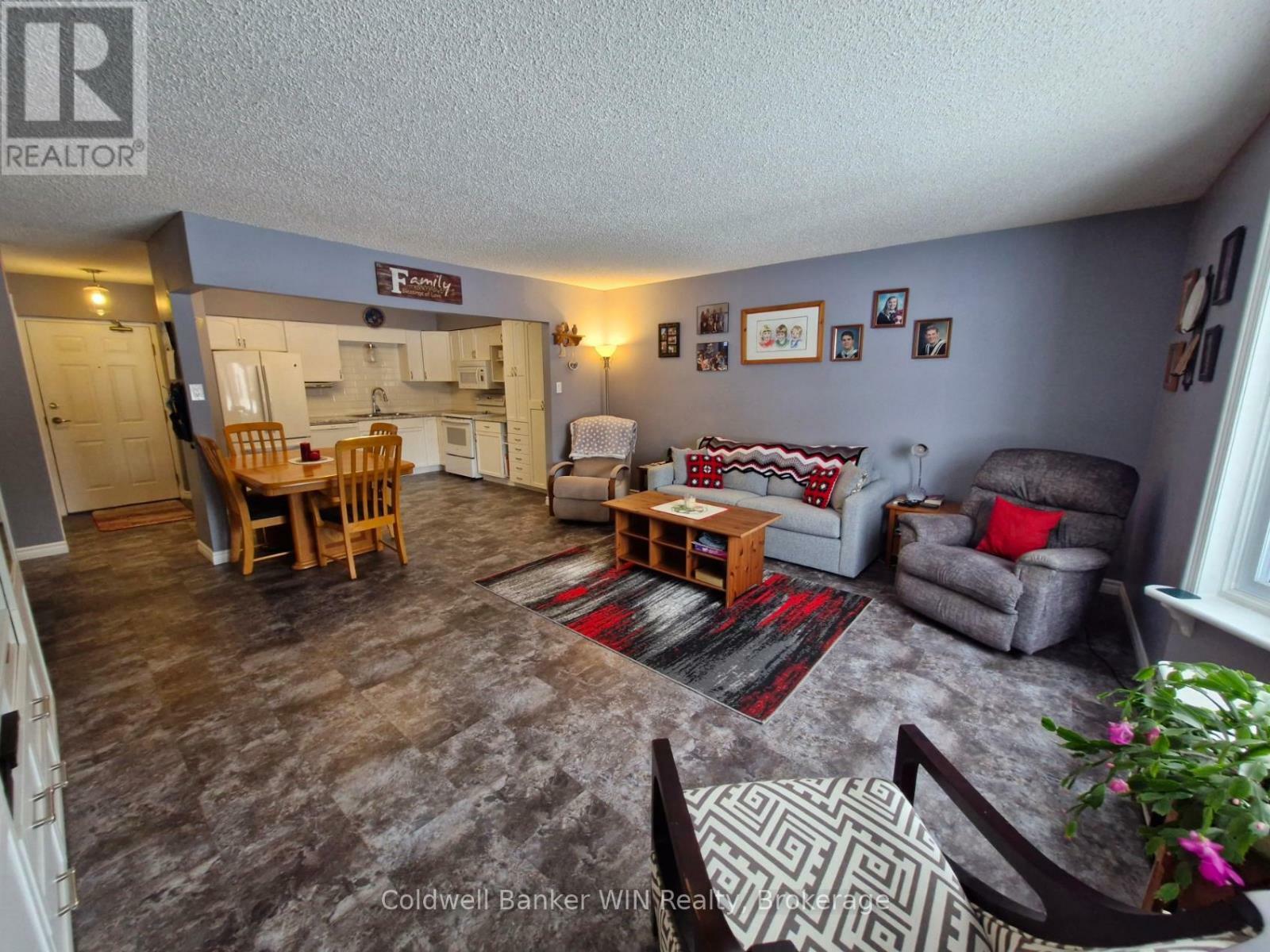 Property Photo: 460 Durham Street West 106 ON N0G 2L1