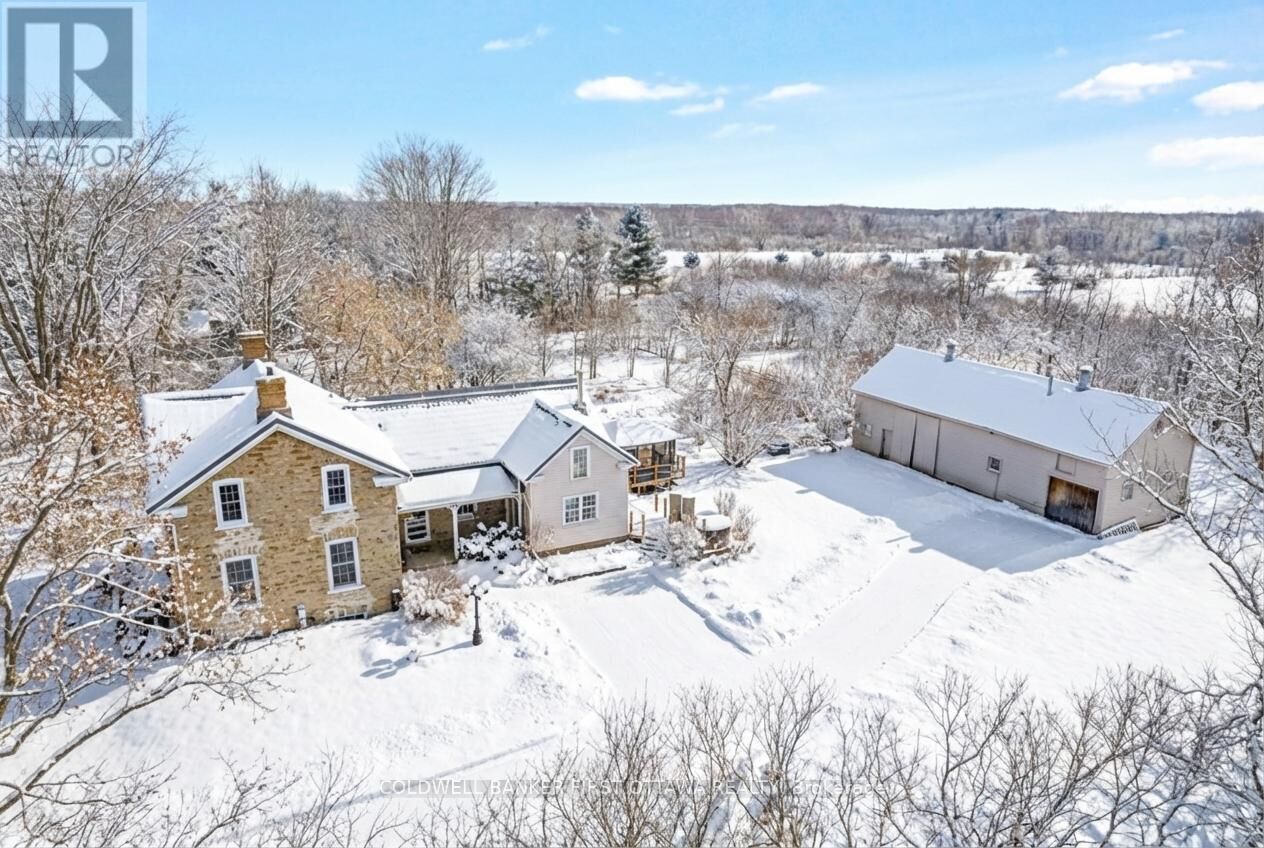 Property Photo:  28 South Street  ON K7H 2G1 