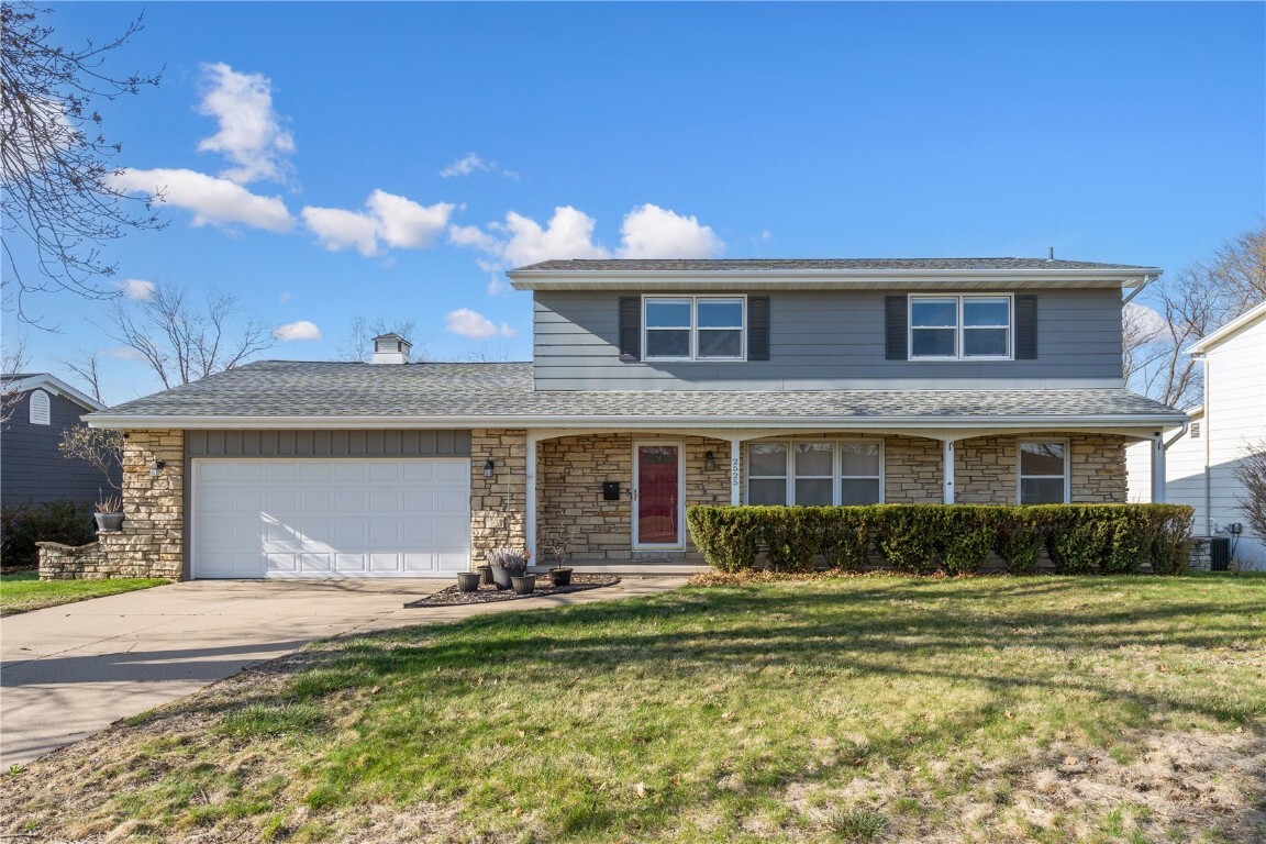 Property Photo: 2525 Blue Ridge Drive NE IA 52402