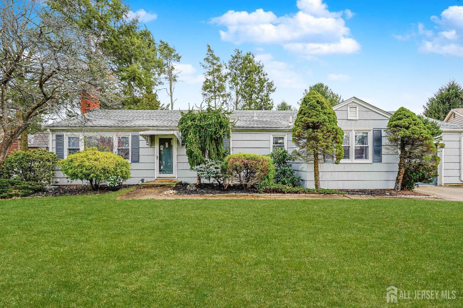 Property Photo: 4 Massing Place NJ 08850