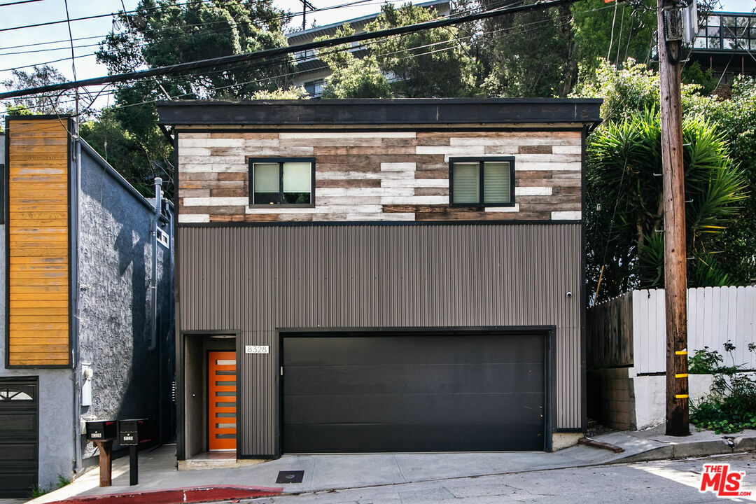 8328 Kirkwood Dr  Los Angeles CA 90046 photo