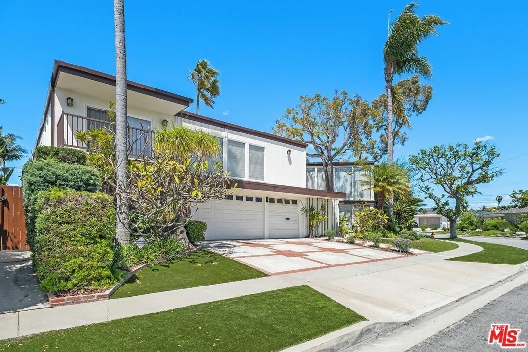 Property Photo:  6505 S Halm Ave  CA 90056 
