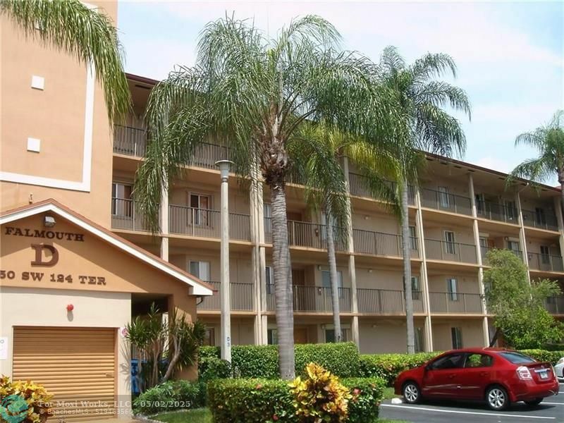 Property Photo: 1650 SW 124th Ter 410D FL 33027
