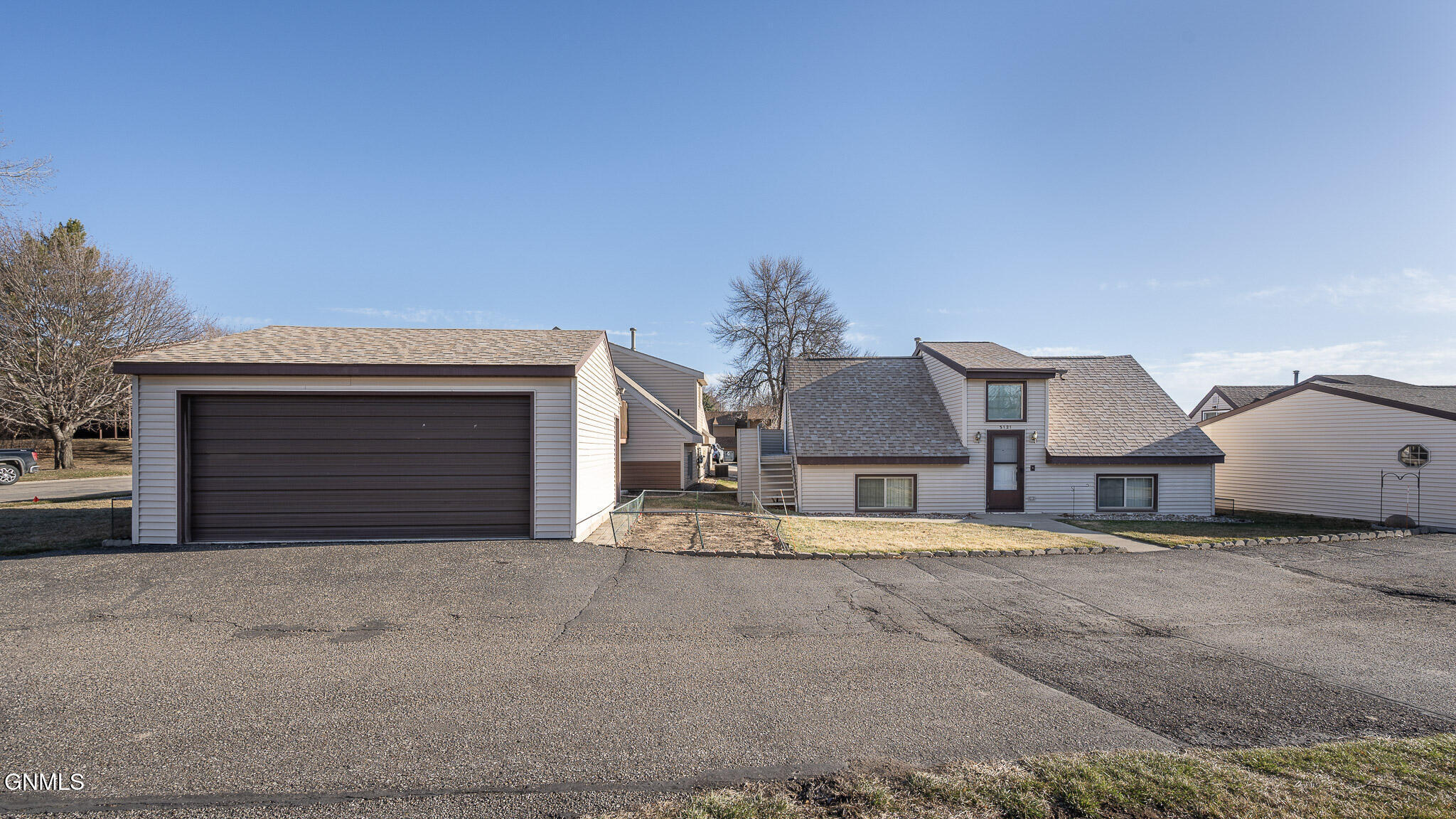 3121 Manitoba Lane  Bismarck ND 58503 photo