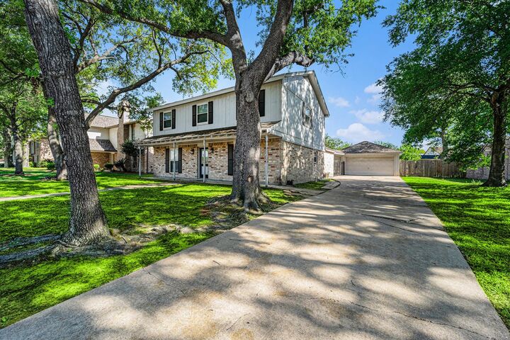 Property Photo: 16402 Cornwall Street TX 77040