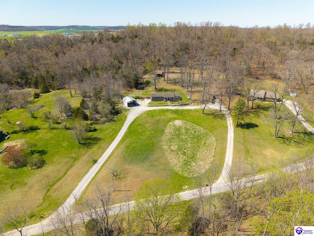 Property Photo: 425 Tucker Lane KY 40175