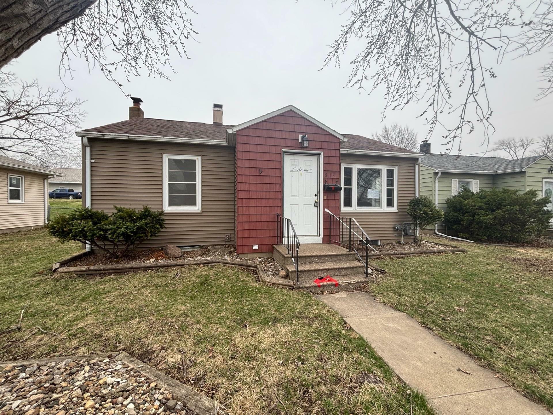 Property Photo: 819 Easton IA 50702