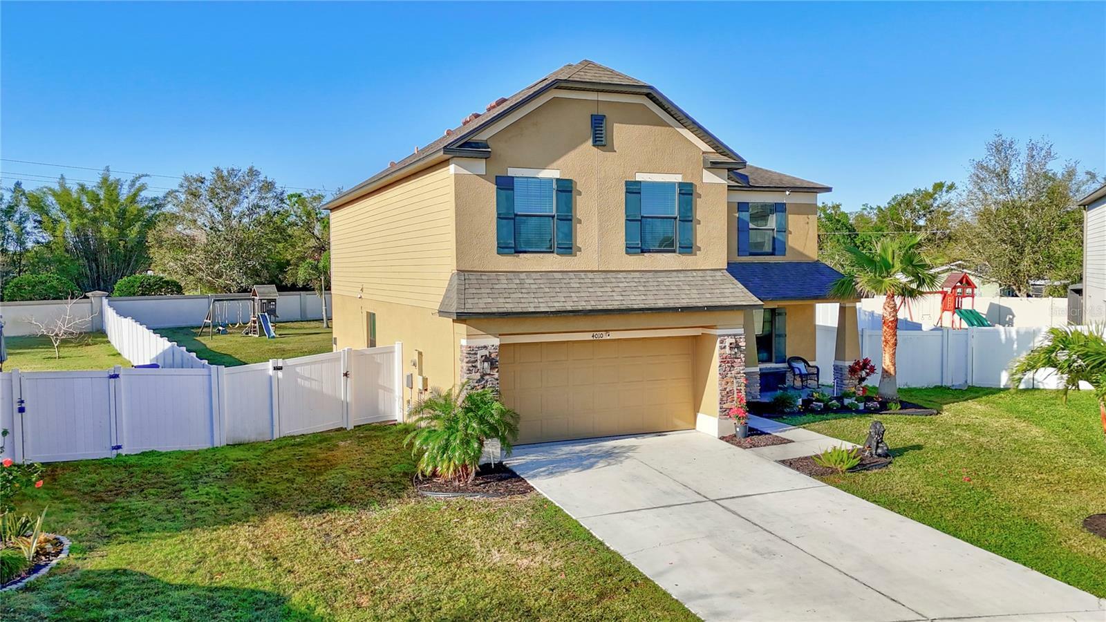 Property Photo:  4010 Lindever Lane  FL 34221 