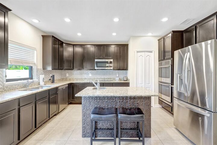 Property Photo: 4010 Lindever Lane FL 34221