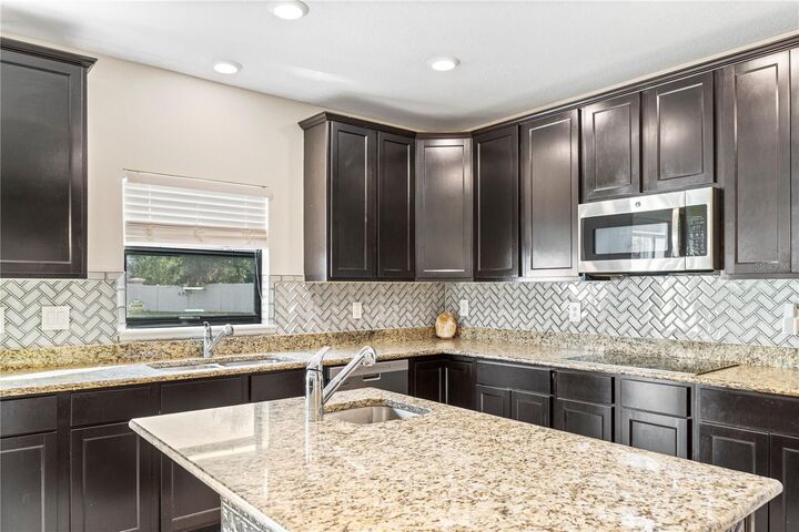 Property Photo: 4010 Lindever Lane FL 34221