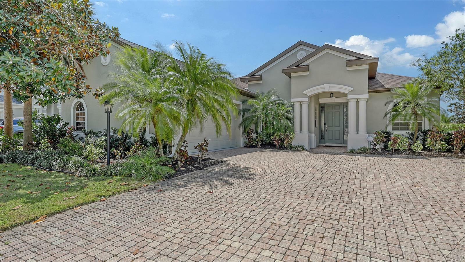 Property Photo: 14213 Sundial Place FL 34202
