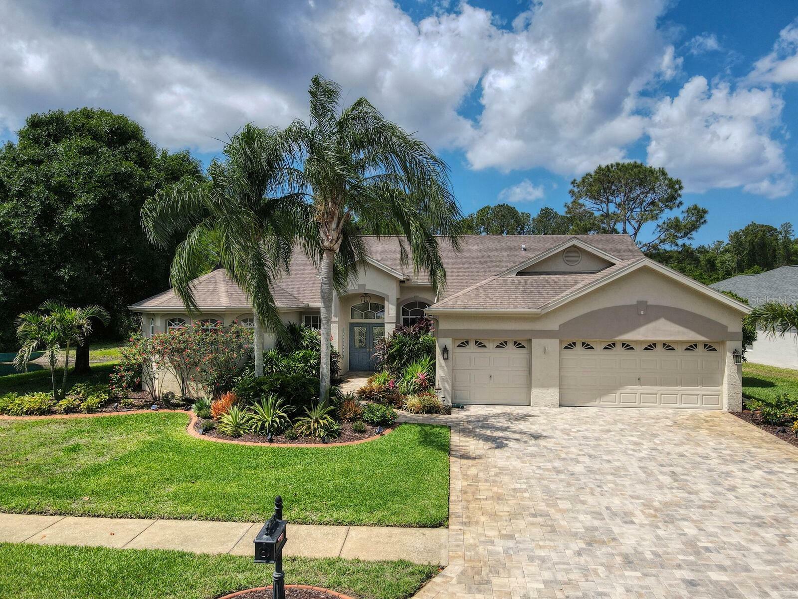 Property Photo: 4978 Kernwood Court FL 34685