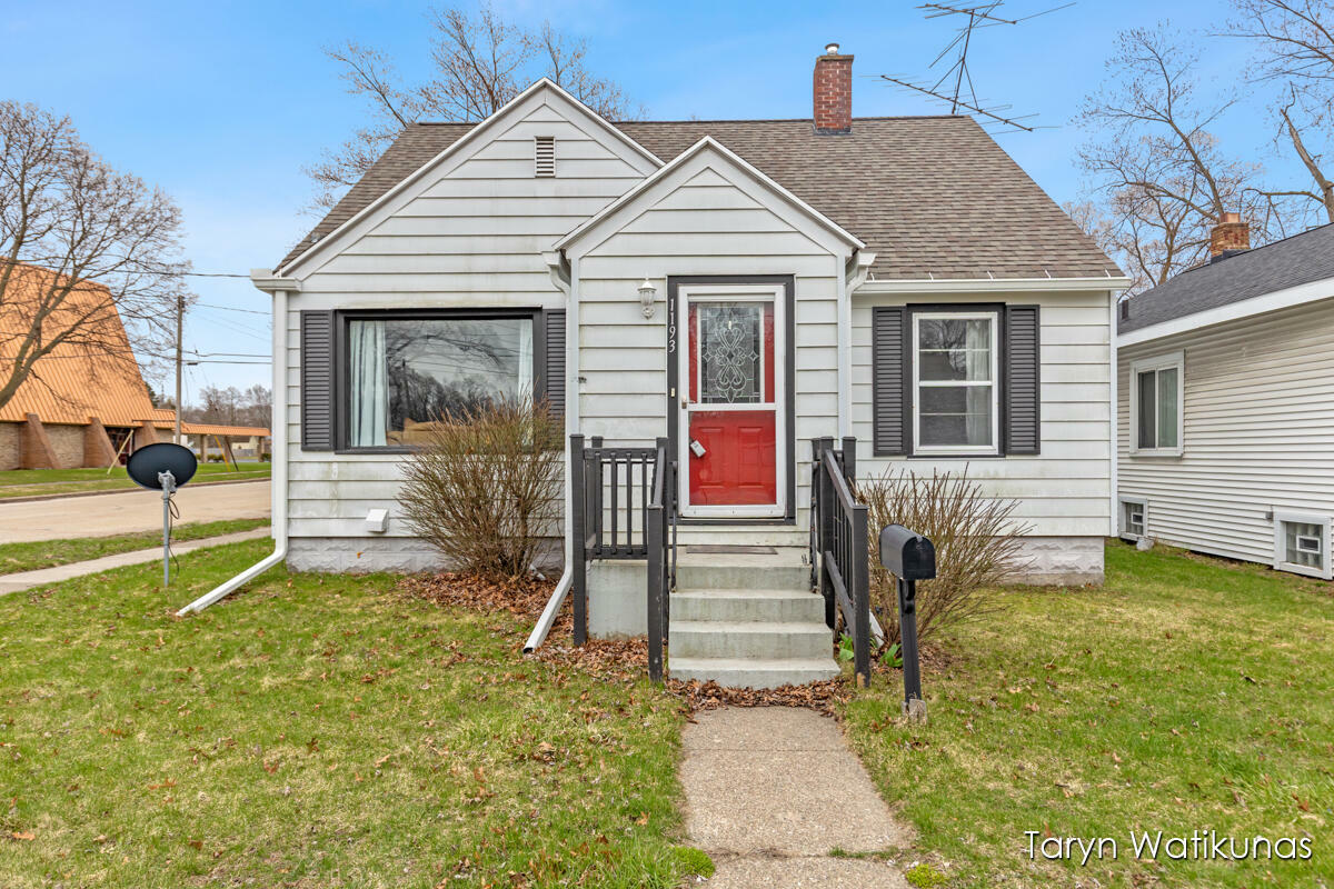Property Photo: 1193 E Apple Avenue MI 49442