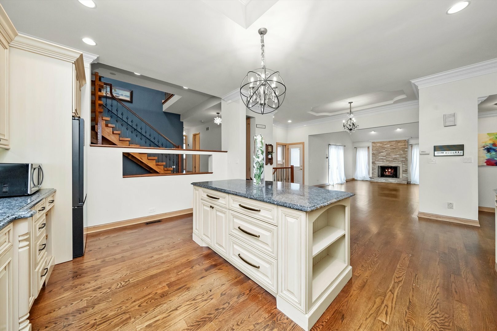 Property Photo: 9528 S Kolmar Avenue IL 60453