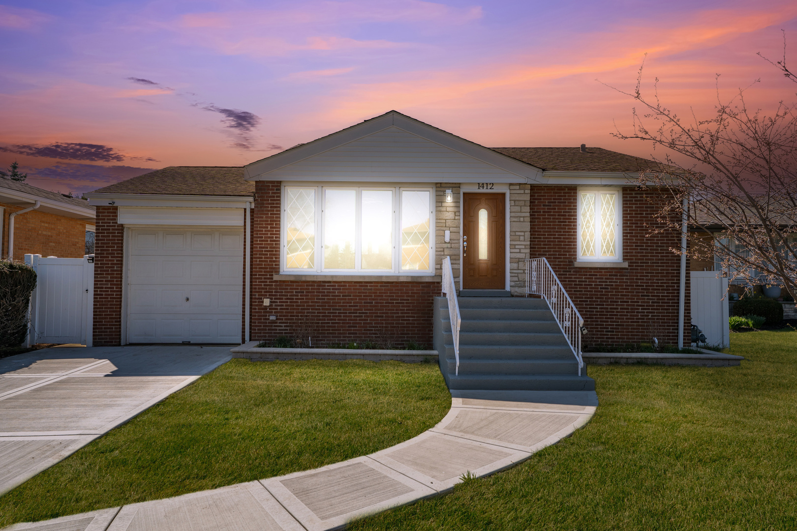 Property Photo: 1412 Balmoral Avenue IL 60154