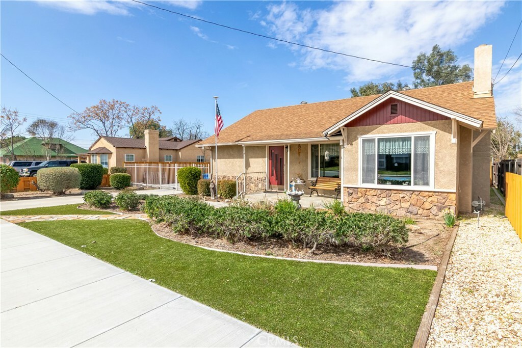 Property Photo: 250 N Wateka Street CA 92583