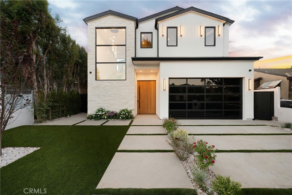 Property Photo: 4219 Bakman Avenue CA 91602