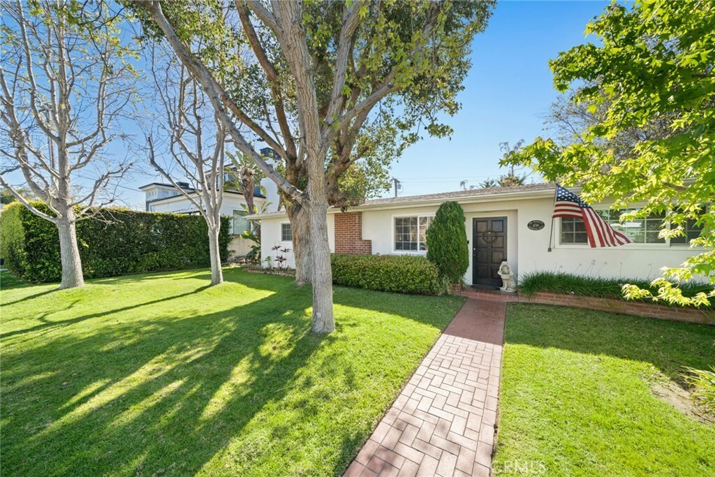 Property Photo: 436 Holmwood Drive CA 92663