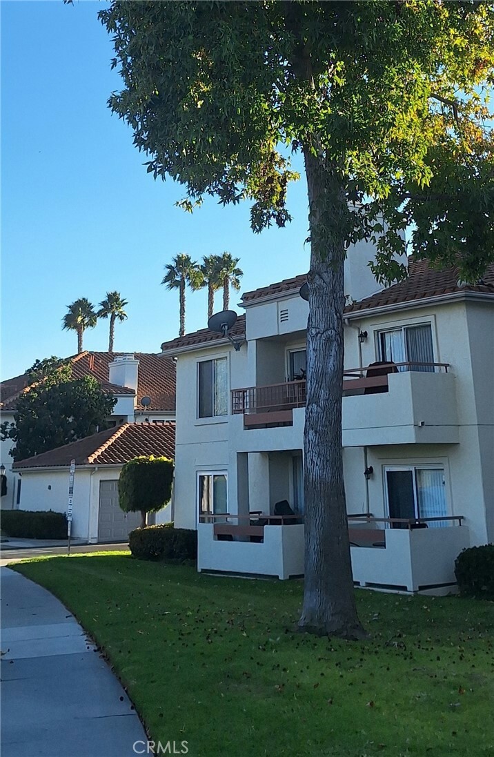 Property Photo: 400 Stoney Point Way 79 CA 92058