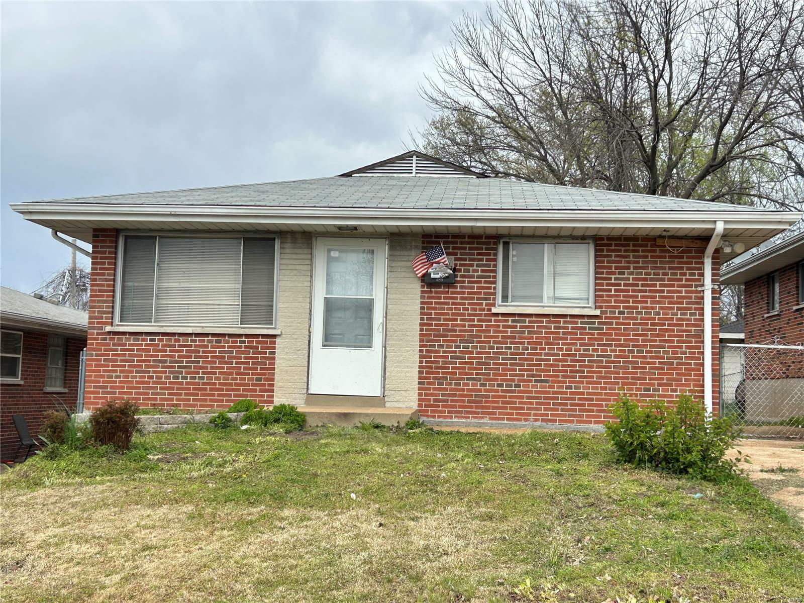 Property Photo: 3757 Itaska Street MO 63116