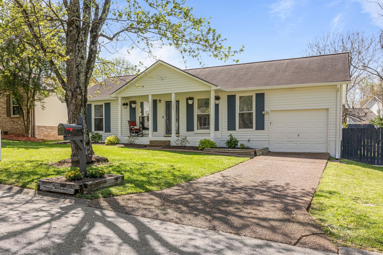 Property Photo:  1304 Mallard Dr  TN 37064 