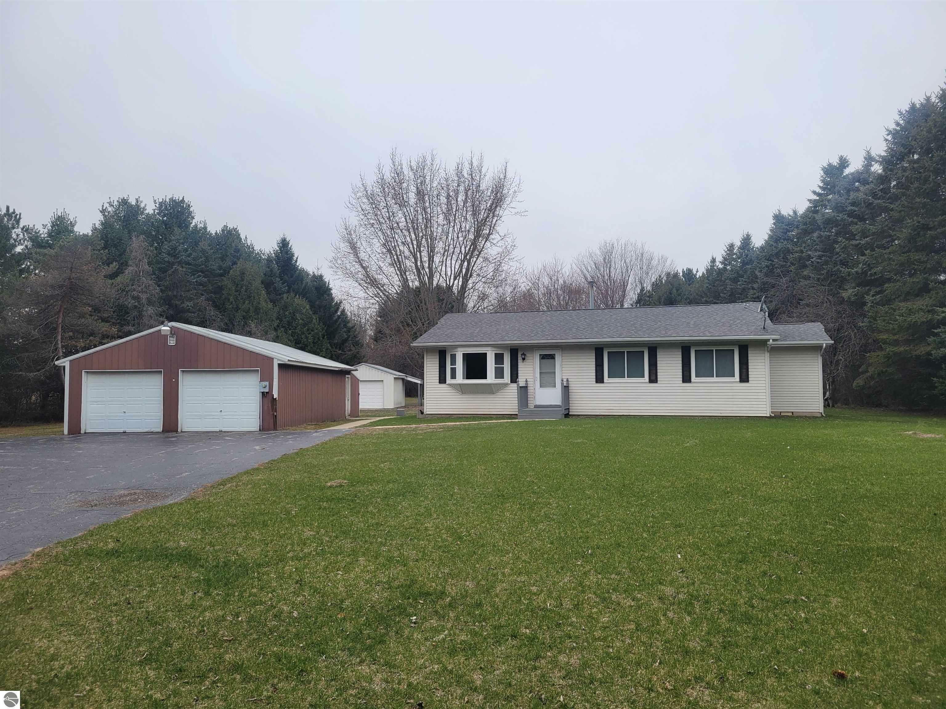 Property Photo: 4666 Freeman Road MI 48612