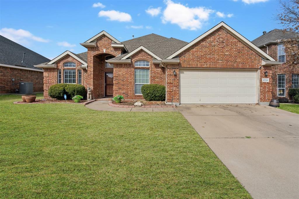 Property Photo: 4724 Auburn Ridge Drive TX 76123