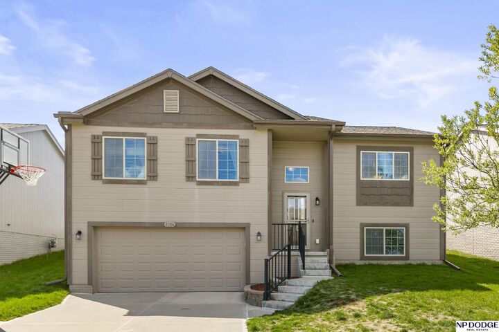 8006 S 190th Avenue  Omaha NE 68136 photo