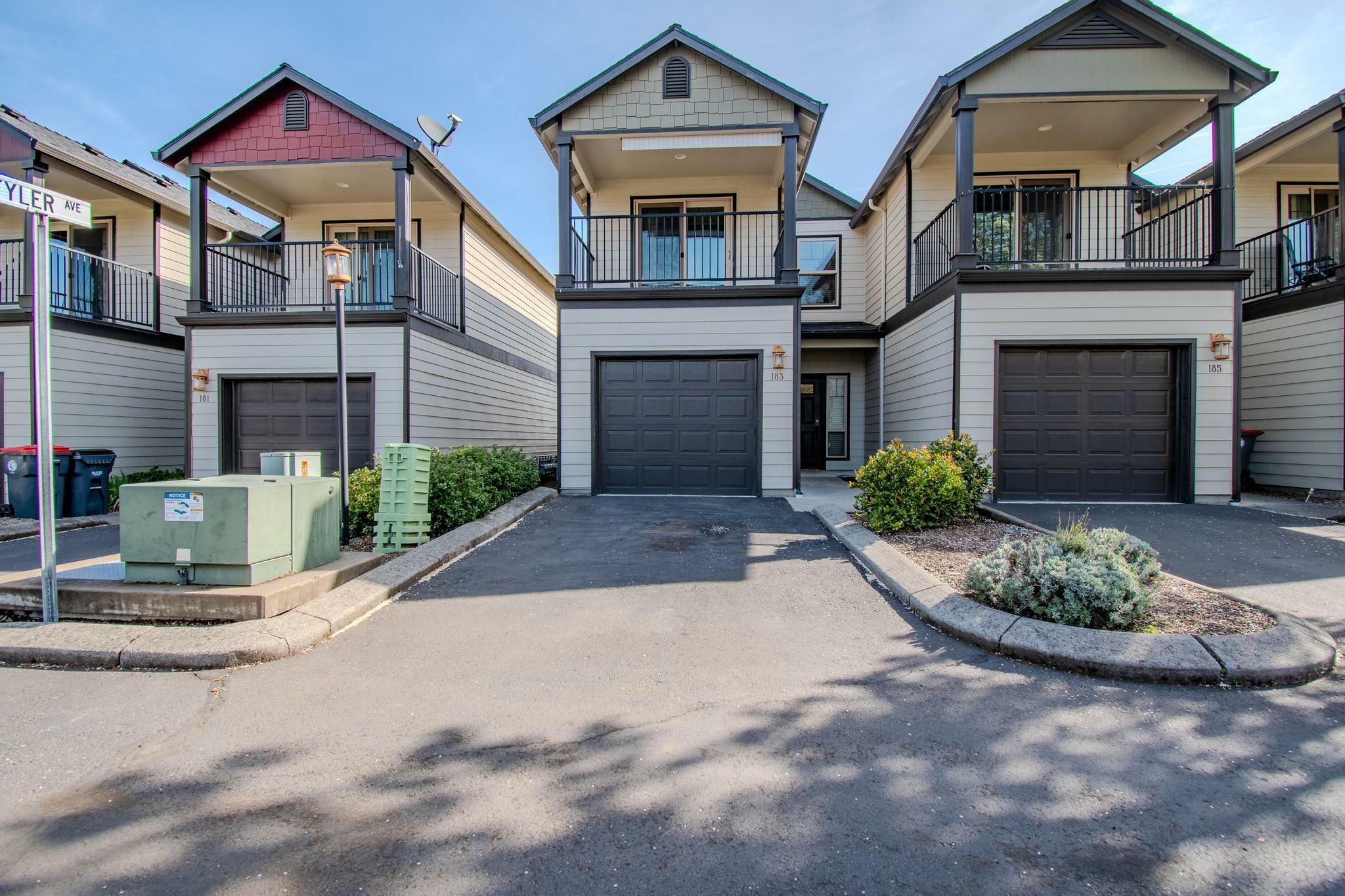 Property Photo: 183 Logan Avenue OR 97502