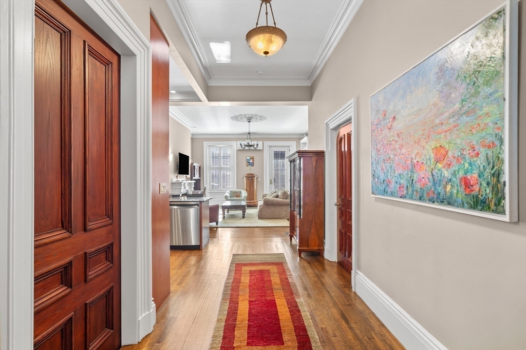 Property Photo:  128 Marlborough St 2  MA 02116 