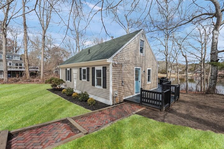 Property Photo:  8 Shallow Pond Ln  MA 02536 