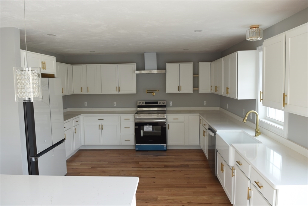 Property Photo:  61 Sunderland  MA 01604 