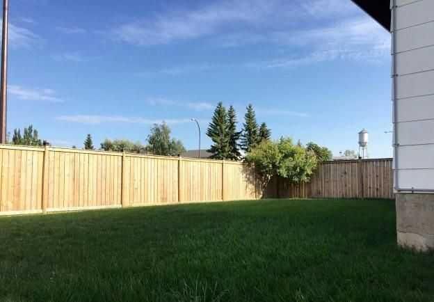Property Photo: 5002 53 Avenue AB T0B 2P0