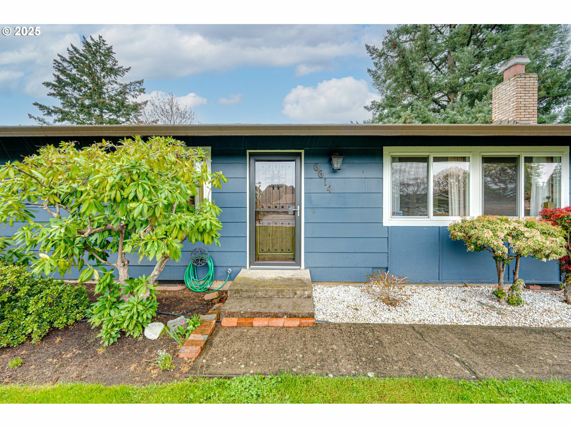 Property Photo: 6614 Idaho St WA 98661