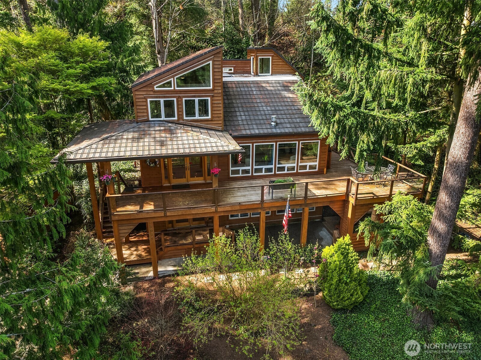 Property Photo: 5021 E Mercer Way WA 98040