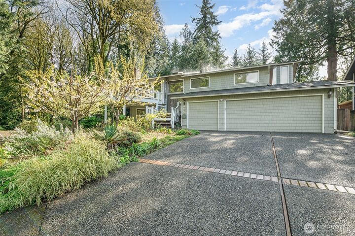 Property Photo:  17103 SE 41st Street  WA 98008 