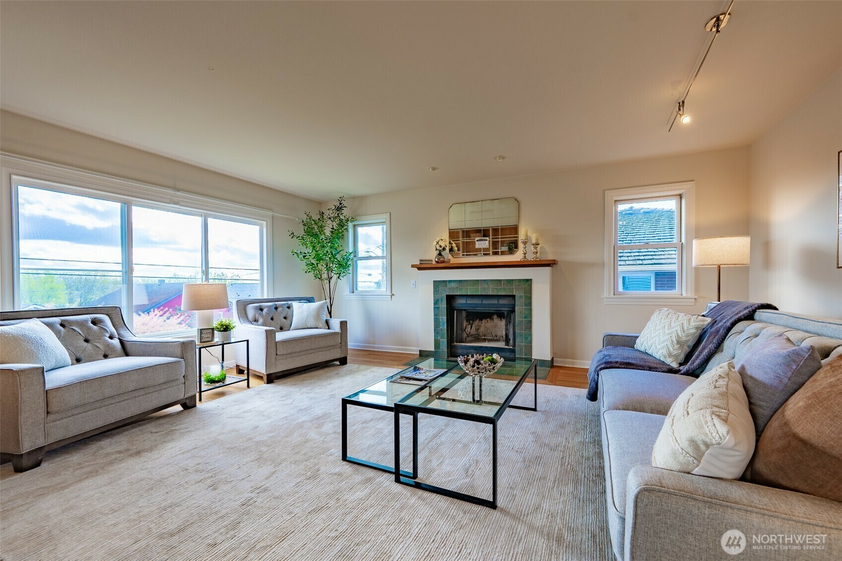Property Photo:  3201  36th Avenue SW  WA 98126 