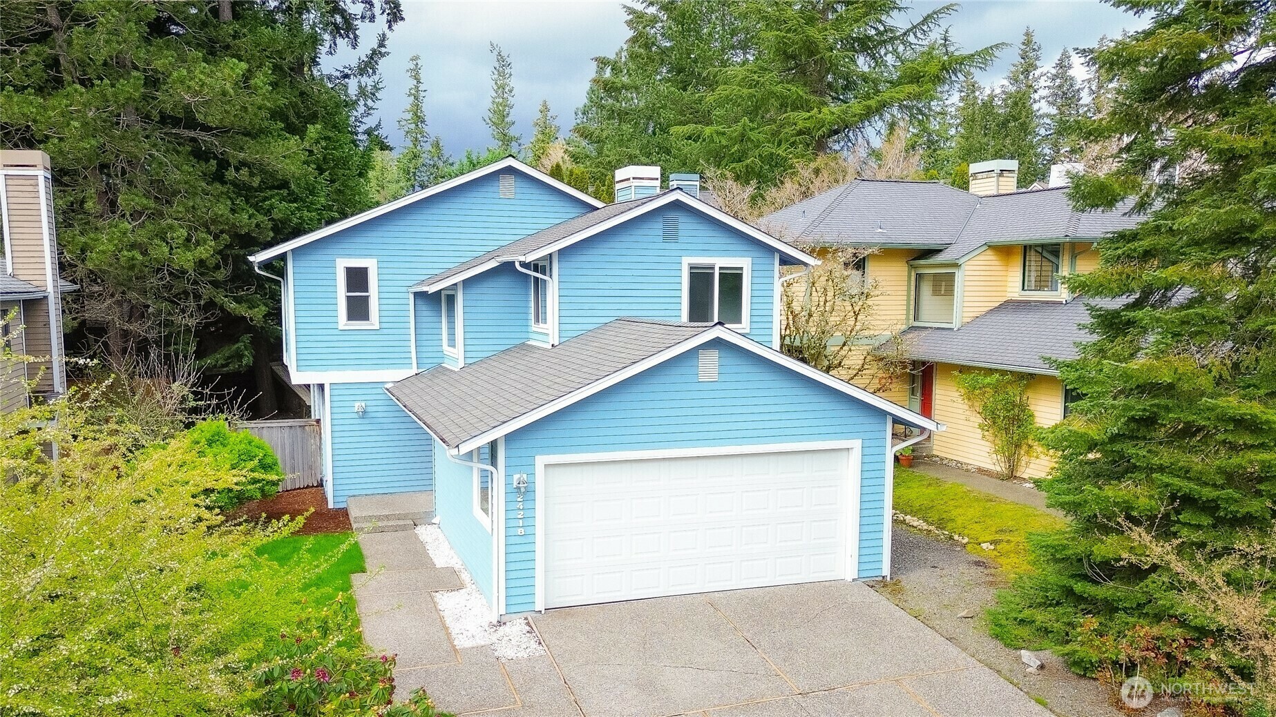 Property Photo: 24218 SE 44th Street WA 98029