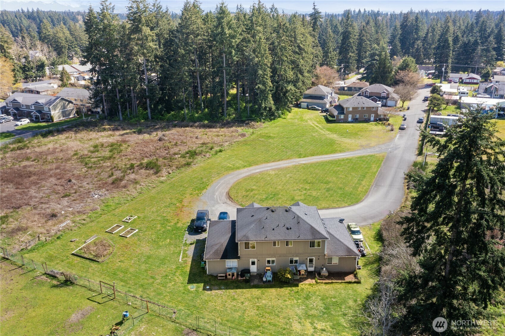 Property Photo: 12003 12117 112th Avenue E WA 98374