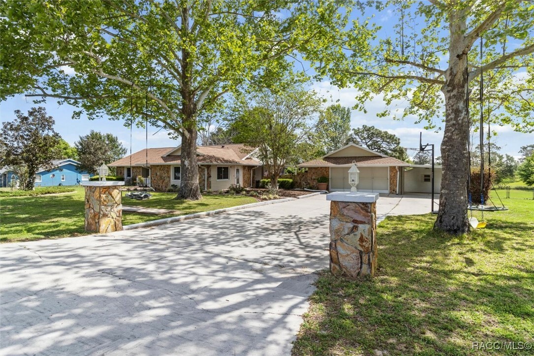 8921 S Thoroughbred Point  Inverness FL 34452 photo