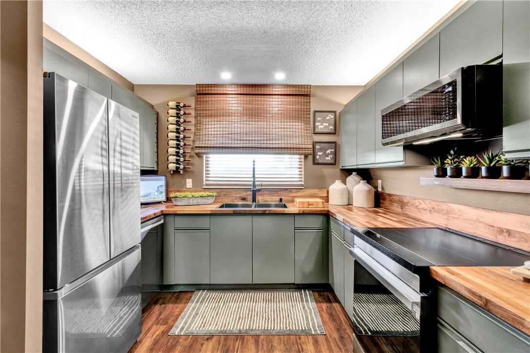 Property Photo:  217 Grove Isle Circle 217  FL 32962 