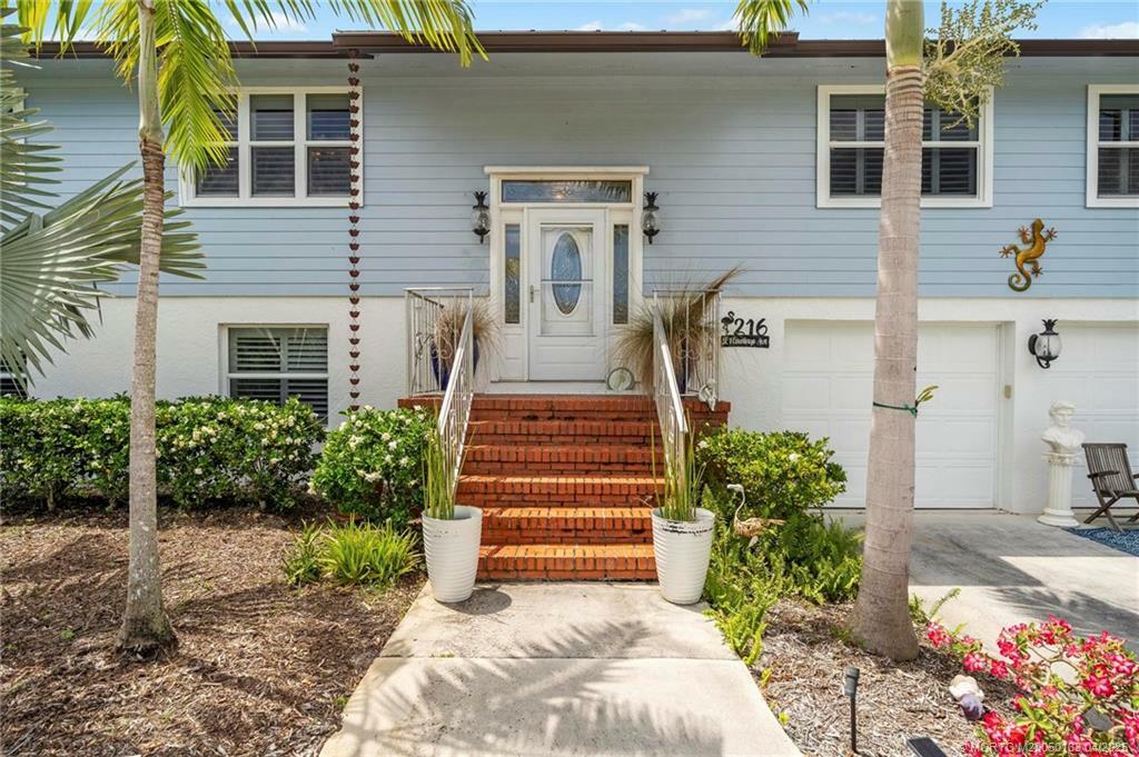 Property Photo: 216 SE Flamingo Avenue FL 34996