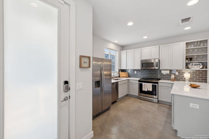 Property Photo: 330 Clay St #26 TX 78204