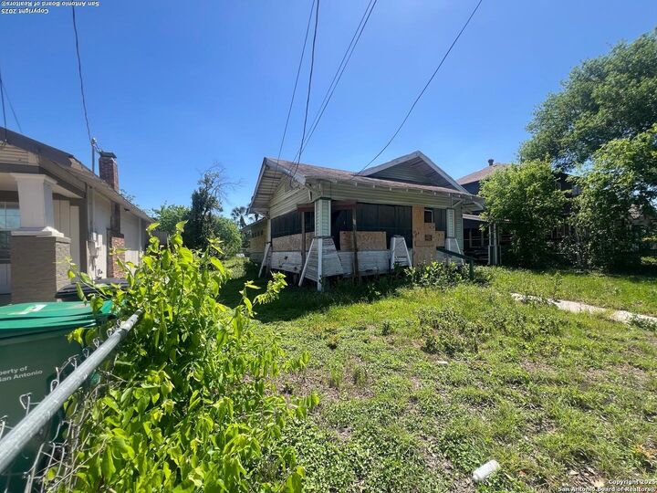 Property Photo:  1510 Nolan  TX 78202 