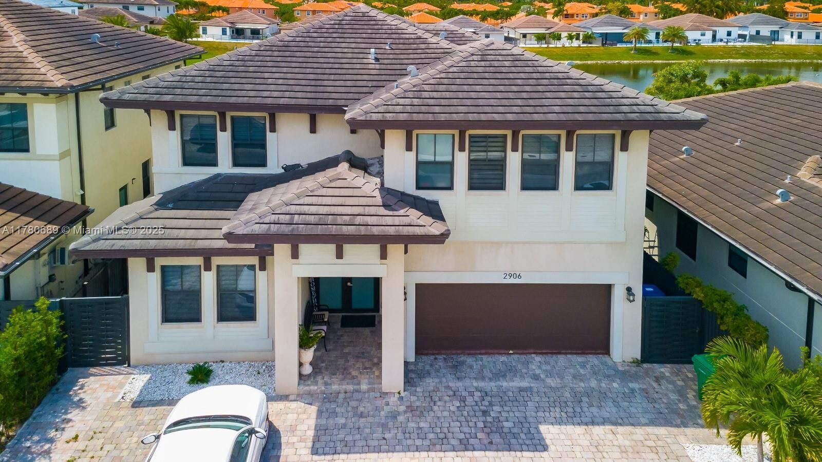 Property Photo:  2906 SW 150th Ct  FL 33185