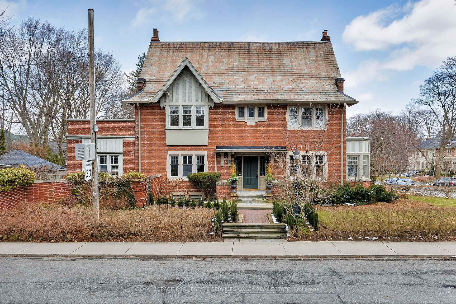 Property Photo: 305 Inglewood Drive ON M4T 1J4