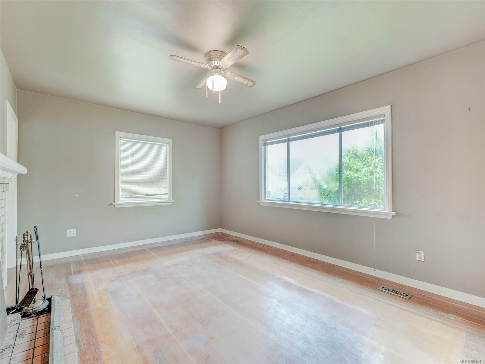 Property Photo: 527 Lampson St BC V9A 5Z7