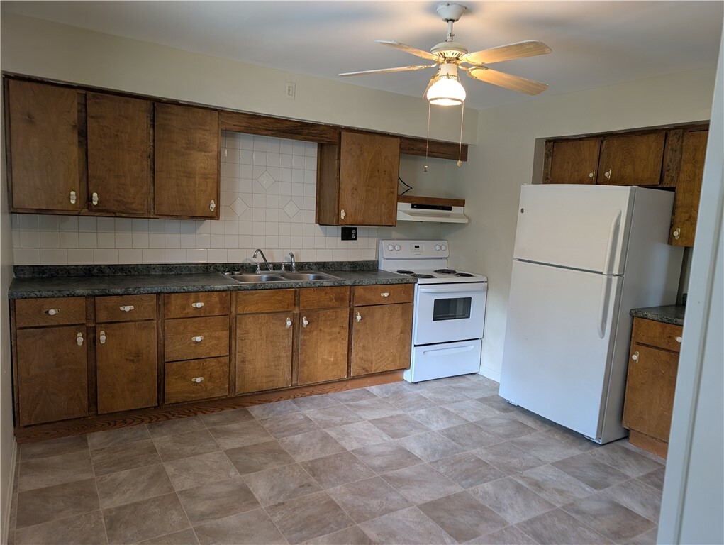 Property Photo: 623 Conrad PA 15022